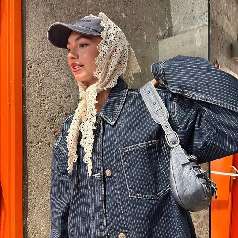 Vintage Fashion Looks - Gehaakte kanten driehoekige sjaal Vintage uitgeholde