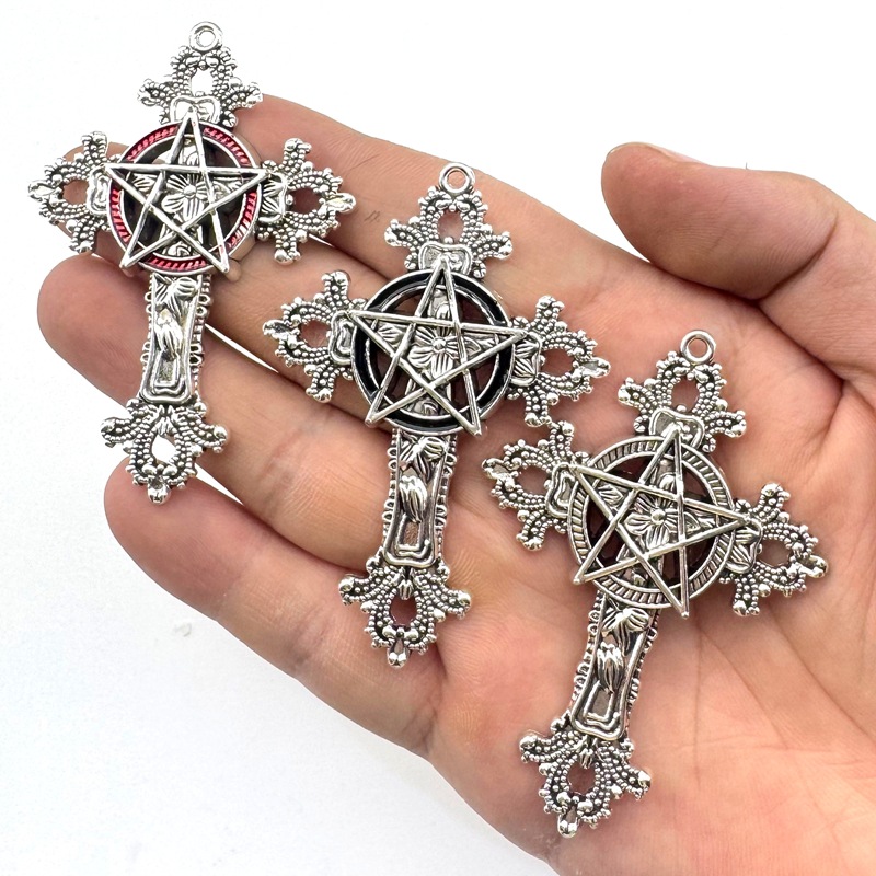 Vintage Fashion Stores - 2 stuks 30x15mm Gothic Big Cross