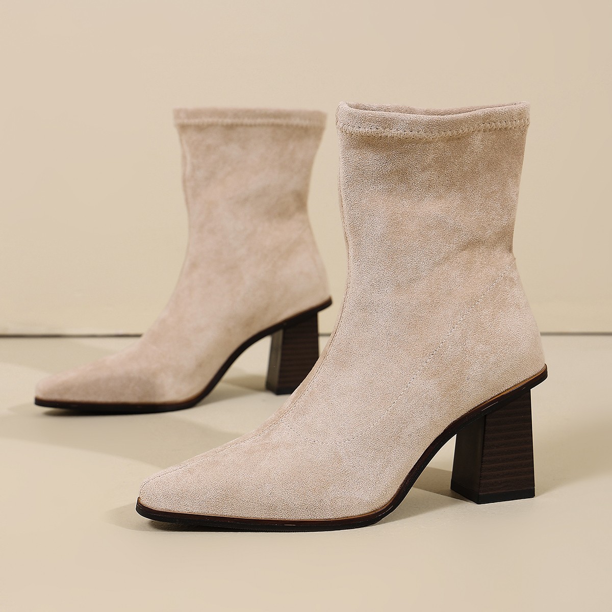 Vintage Fashion In 2026 - Vintage Dames Enkellaarsjes 2026 Mode Vierkante