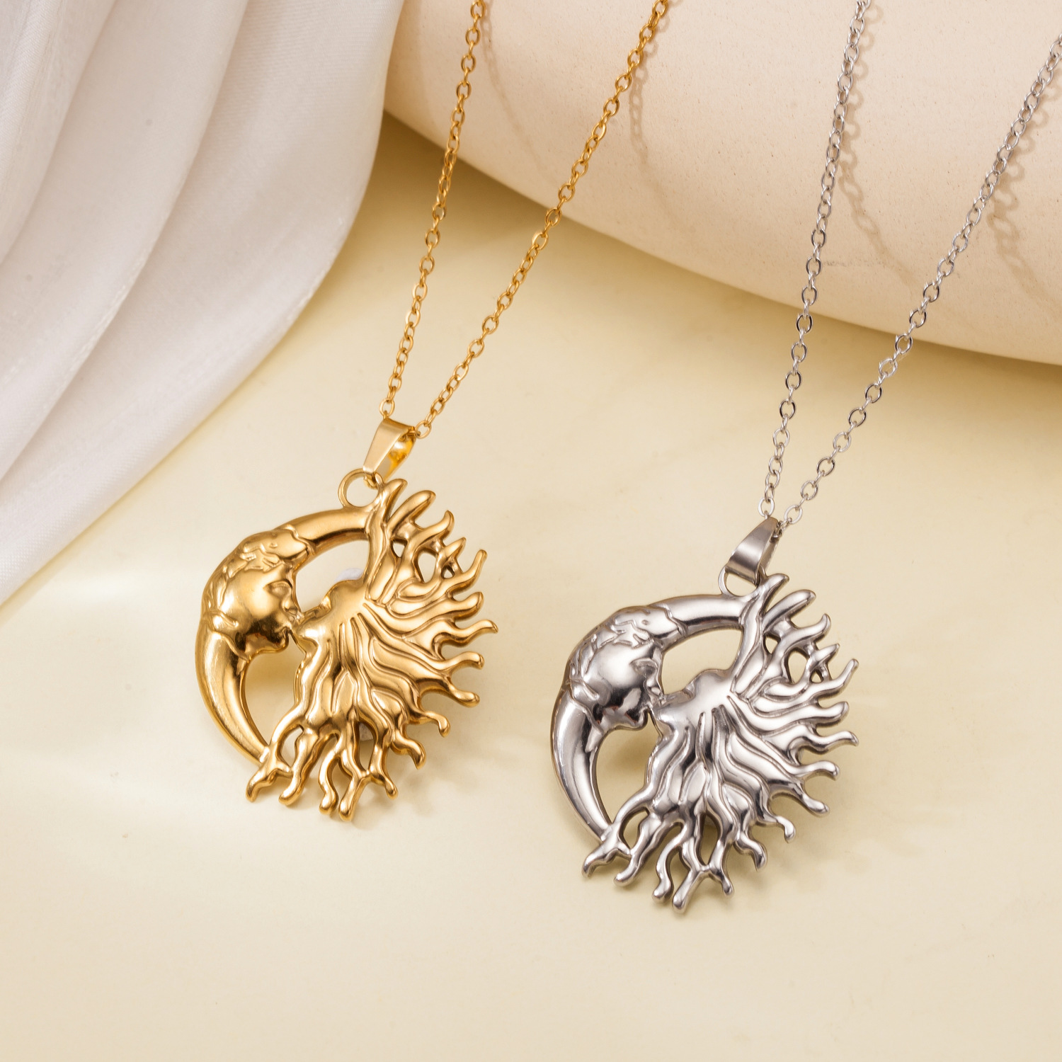 Zon en maan ketting voor koppe - Vintage Fashion Looks recensie en prijs